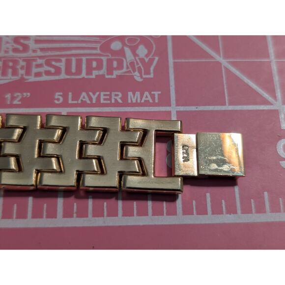 Neo Vintage GRUEN Precision 'Cintree Curvex' Quartz  30mm Unisex Watch - Picture 7 of 8